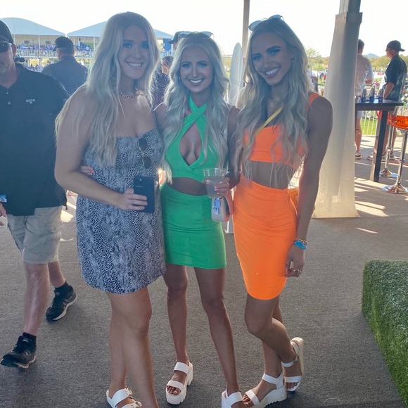 Pretty Little Thing Green Two Piece Set - worn once. Top size 4. Bottoms 2. - Picture 1 of 4